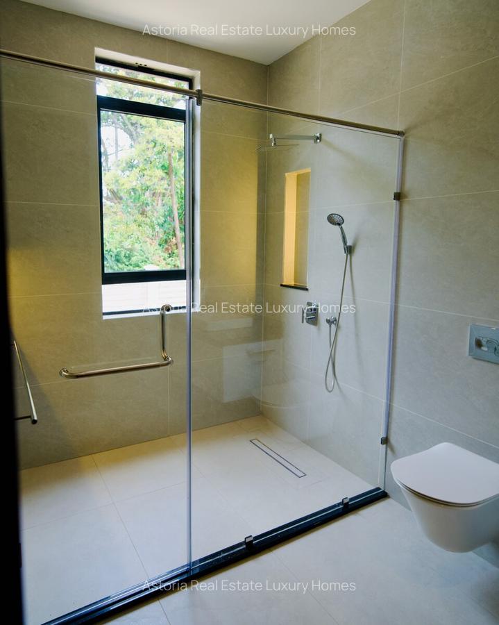6 Bed Villa with En Suite at 2026-183 6 Bed - 15