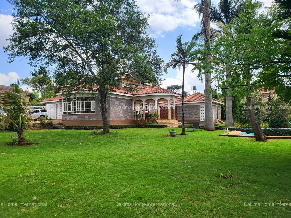 5 Bed House with En Suite in Runda - 1