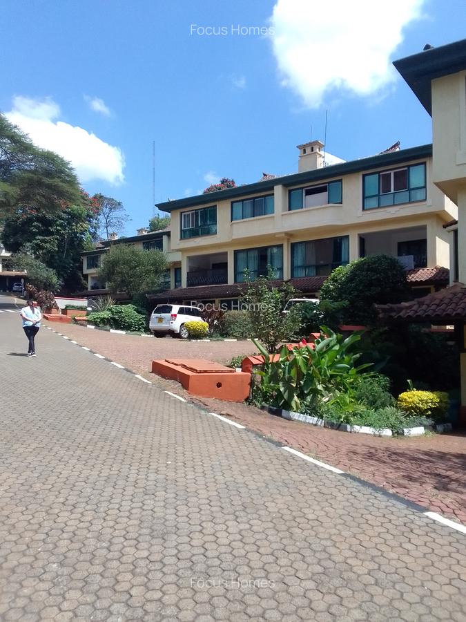 4 Bed Townhouse with En Suite in Westlands Area - 1