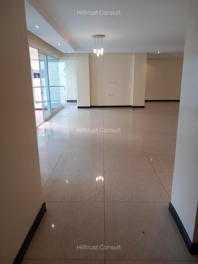 Serviced 3 Bed Apartment with En Suite in Riverside - 14