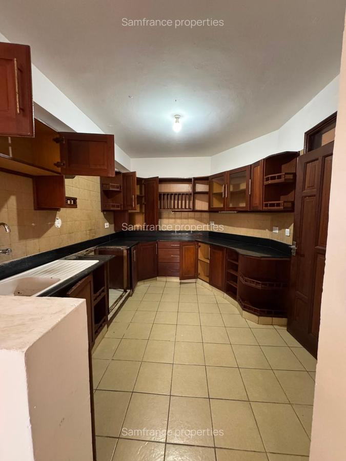 Serviced 3 Bed Apartment with En Suite at Lamera Beach - 9