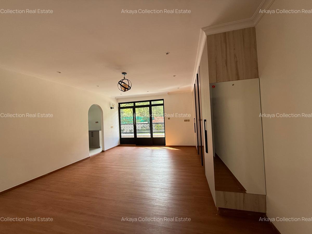 5 Bed House with En Suite in Runda - 13