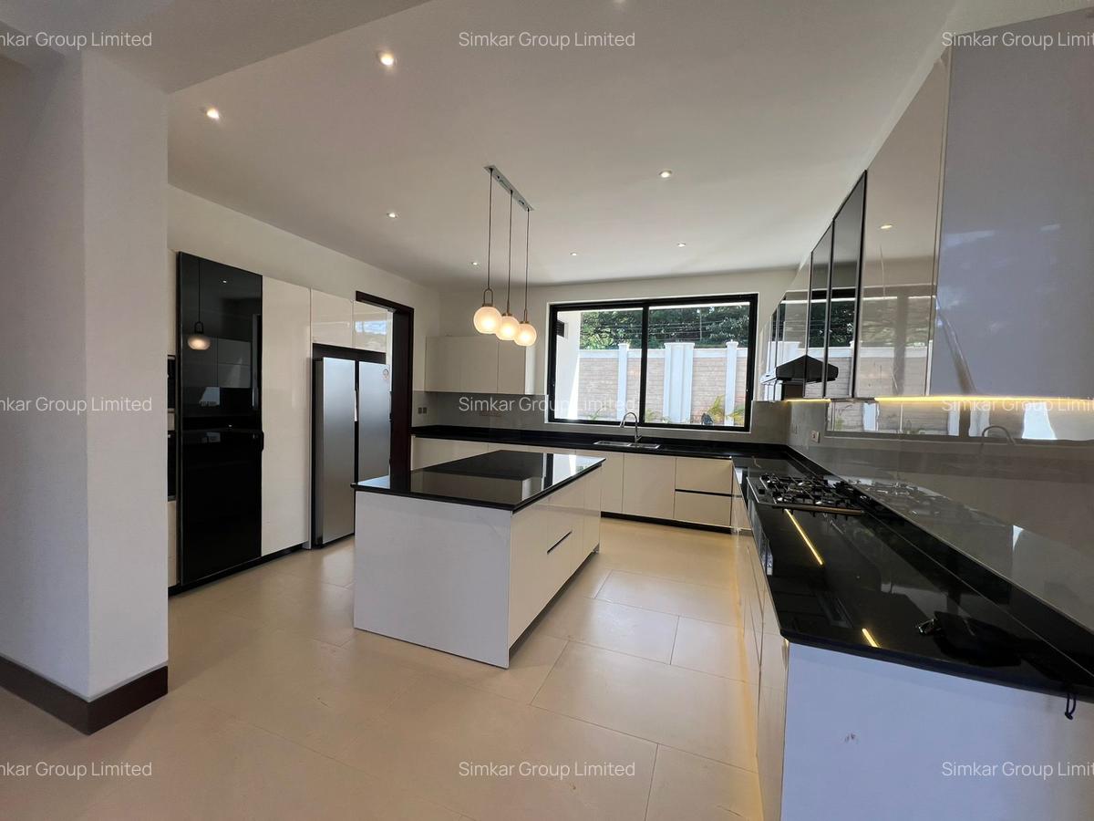 6 Bed Townhouse with En Suite at Peponi Rd - 6