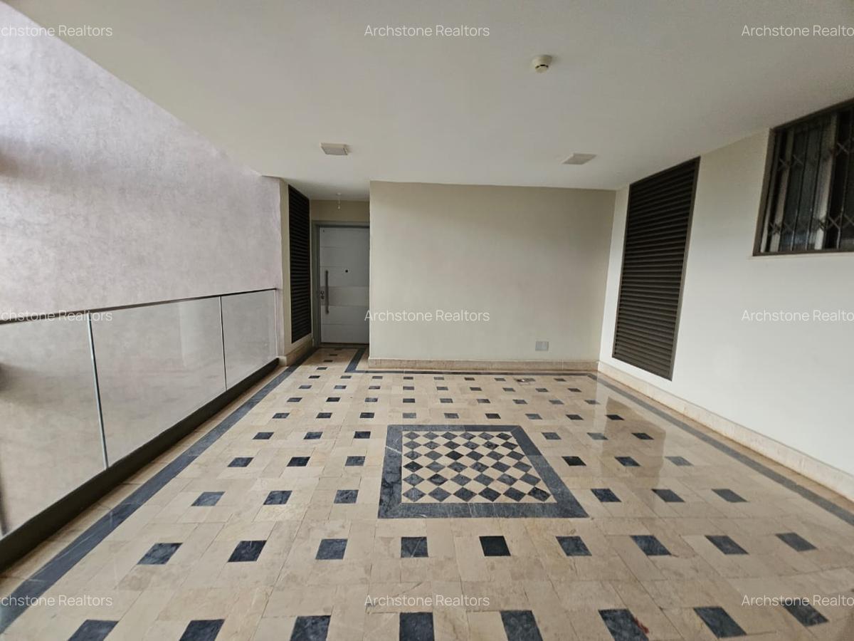 3 Bed Apartment with En Suite in Parklands - 7