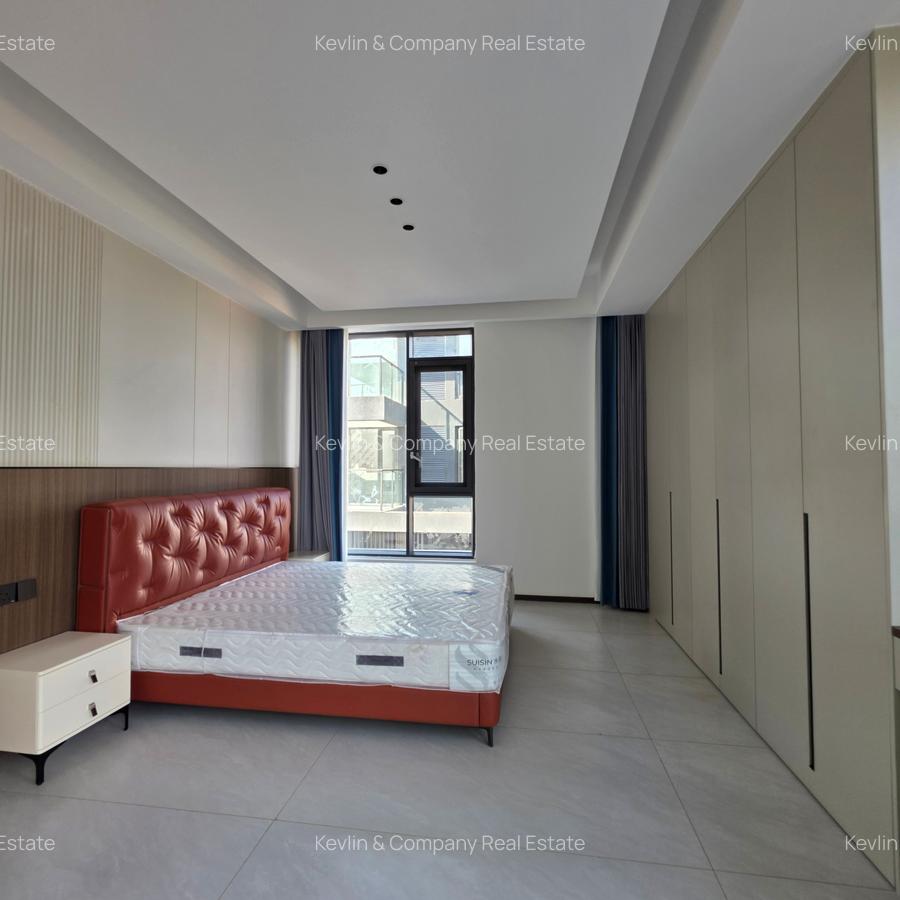 5 Bed Villa with En Suite in Lavington - 11
