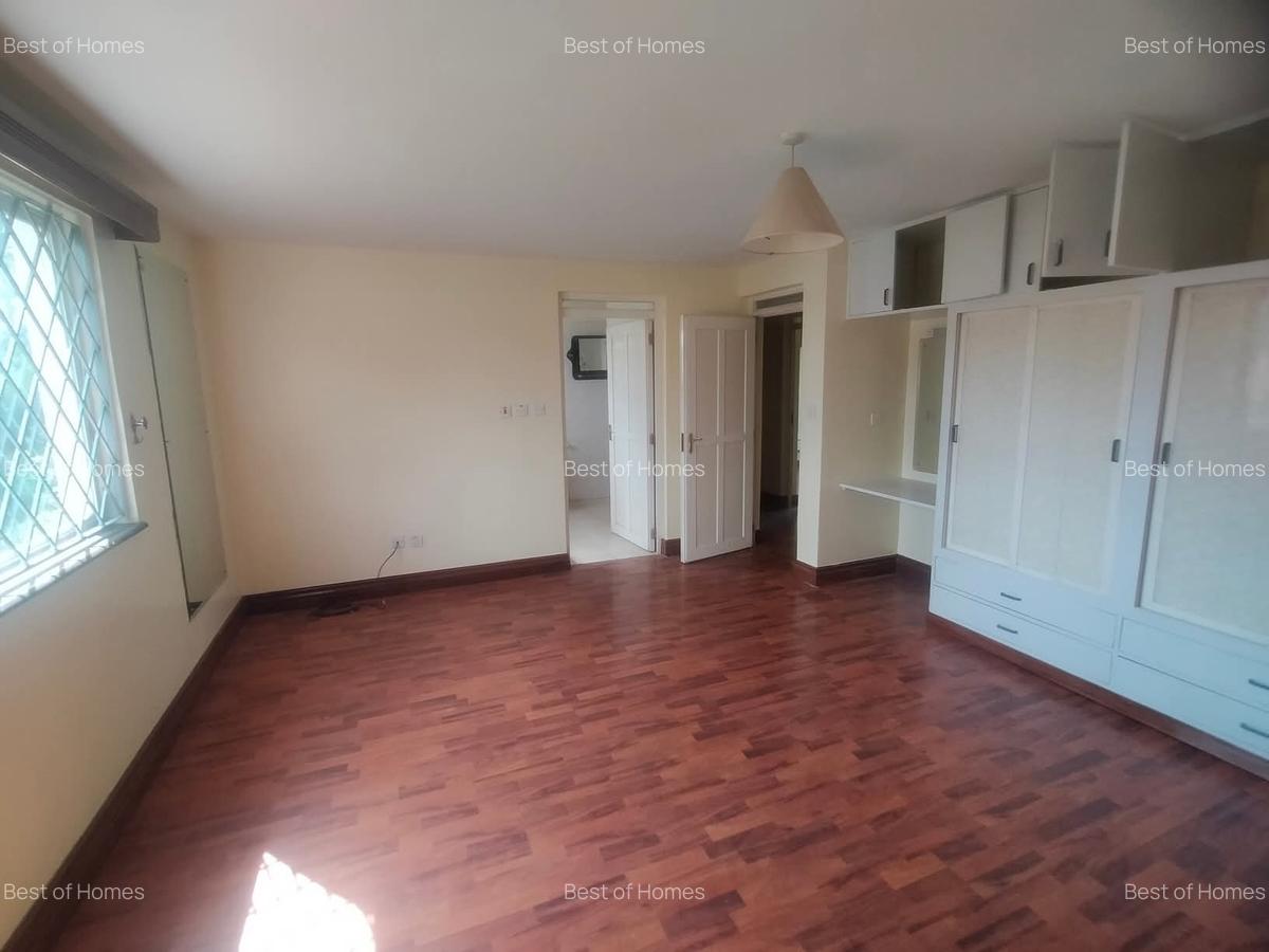 4 Bed House in Lavington - 7