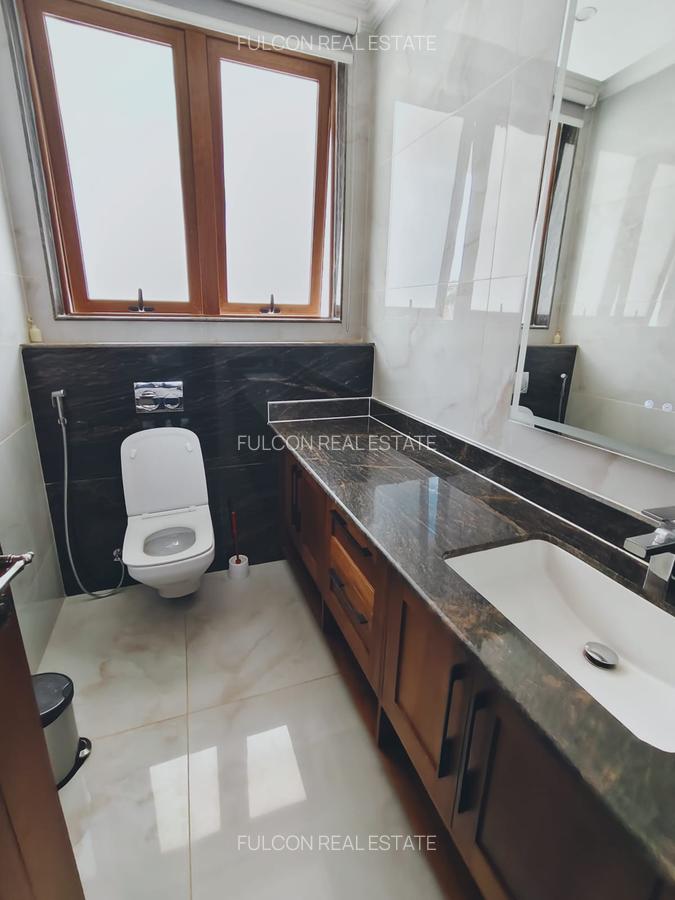 6 Bed Villa with En Suite in Lavington - 5