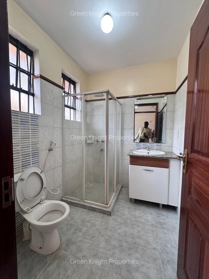 5 Bed Townhouse with En Suite in General Mathenge - 15
