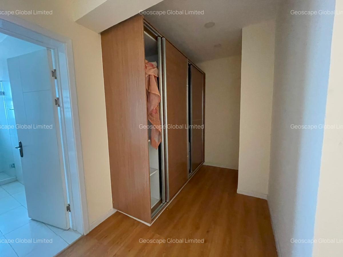 5 Bed Apartment with En Suite in Brookside - 9