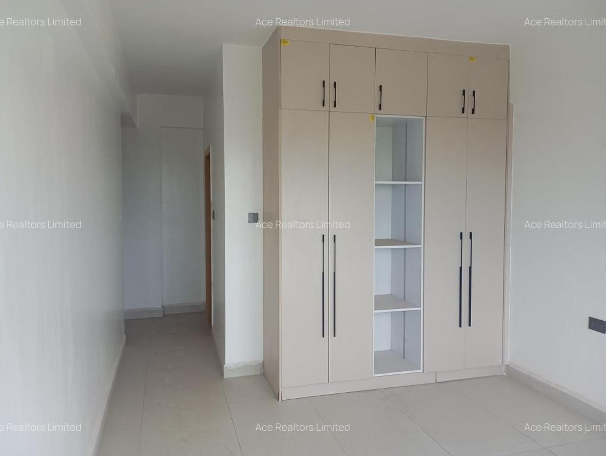 4 Bed Apartment with En Suite at Desai Road - 7