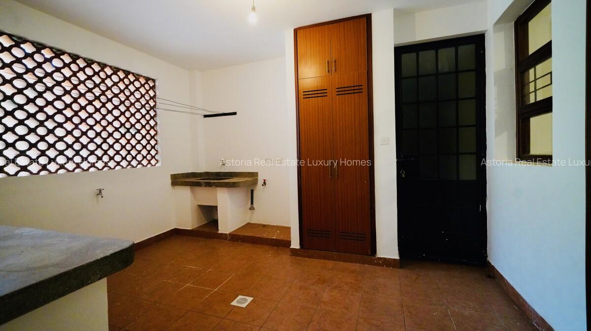 3 Bed Apartment with En Suite at 2026-536 3 Bed - 8