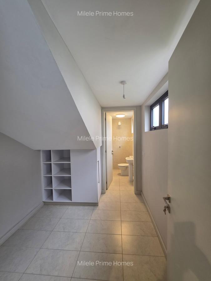 4 Bed Villa with En Suite at Runda Ineza - 8