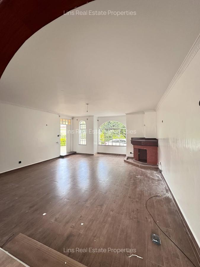 5 Bed Townhouse with En Suite in Lavington - 10