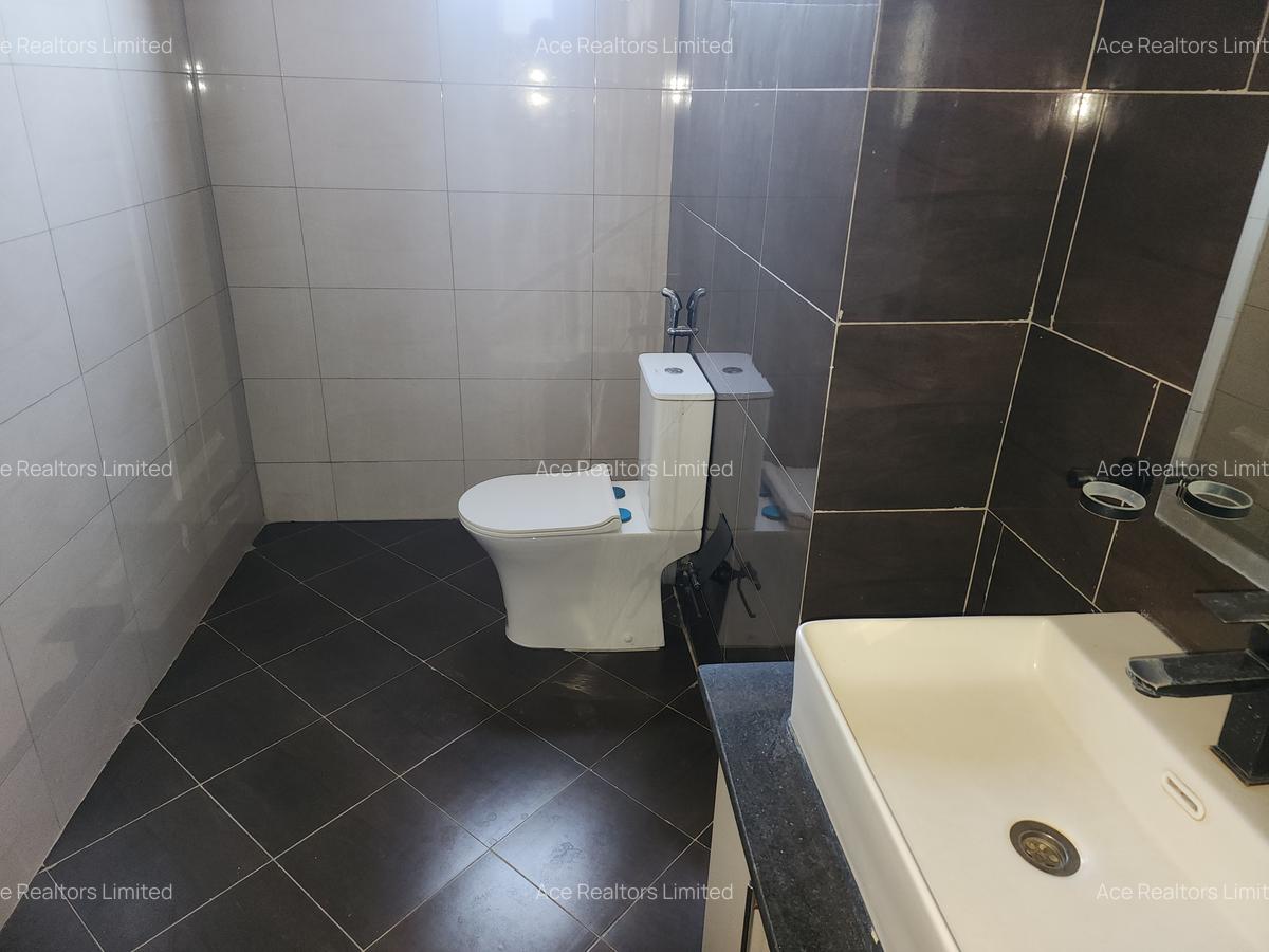 3 Bed Apartment with En Suite at Lantana Road - 17