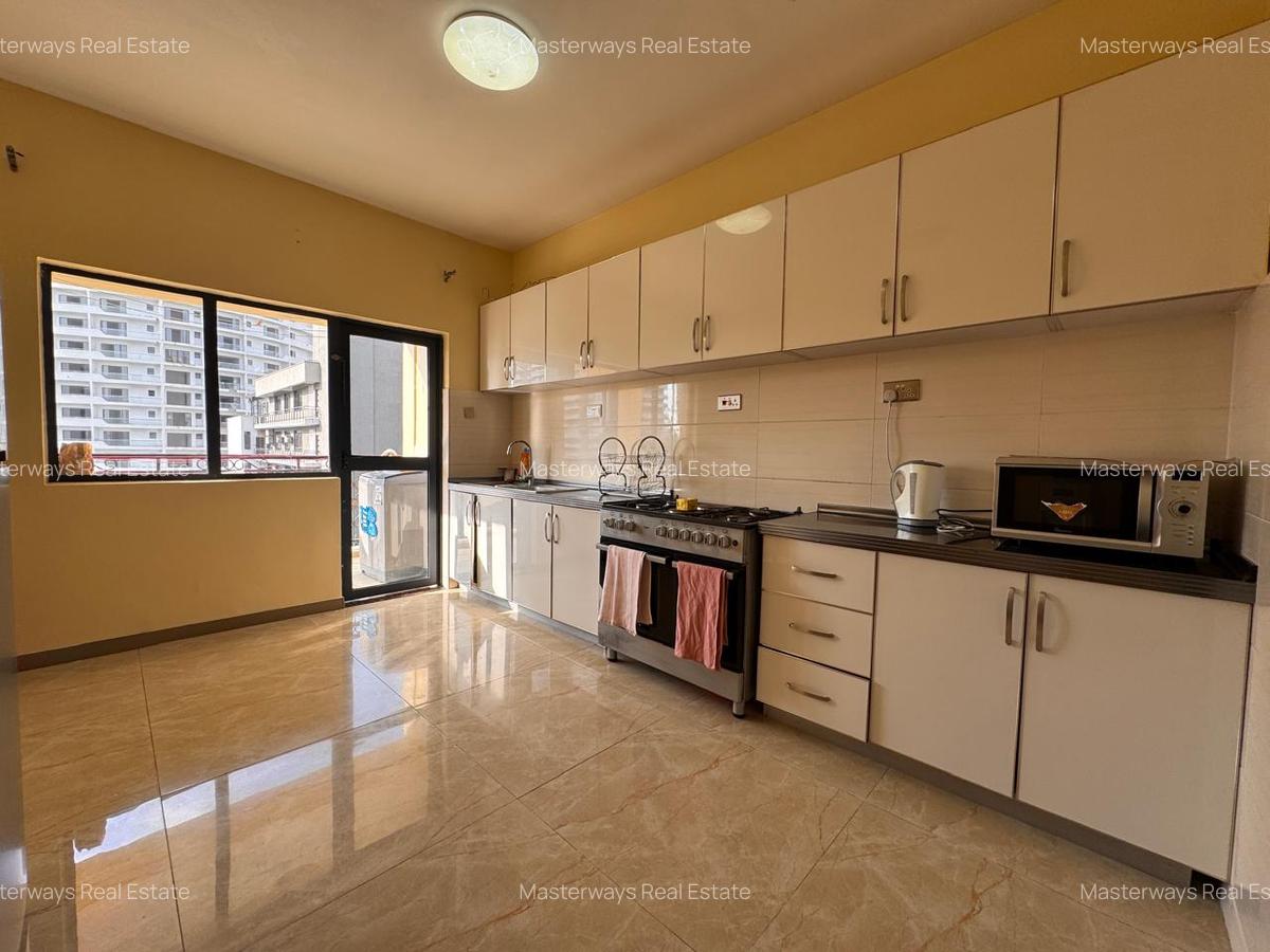 3 Bed Apartment with En Suite in Kilimani - 15