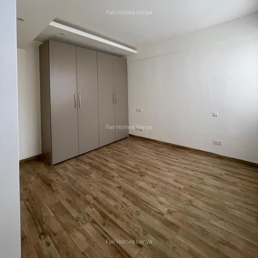 4 Bed Apartment with En Suite at Riverside Drive - 14