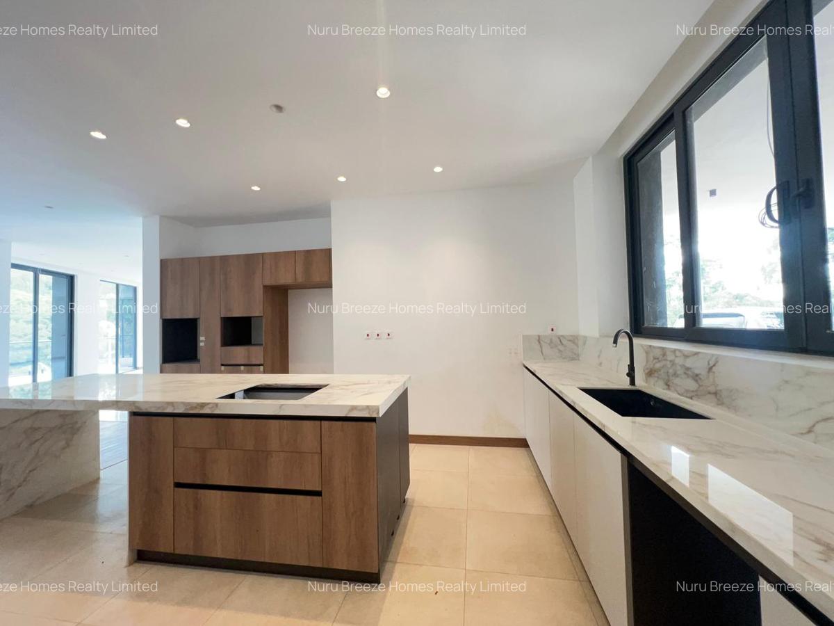 5 Bed House with En Suite in Nyari - 11