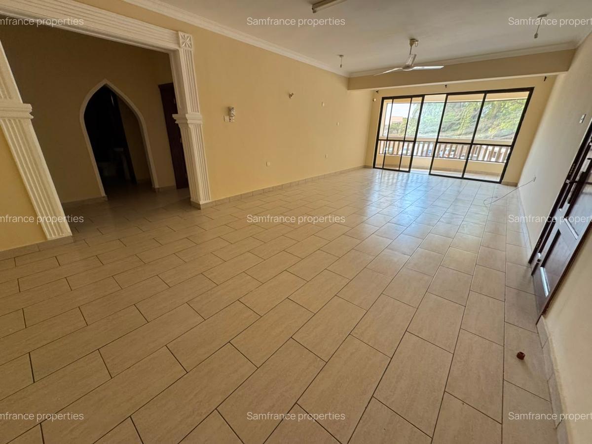 3 Bed Apartment with En Suite at Nyali Beach - 7