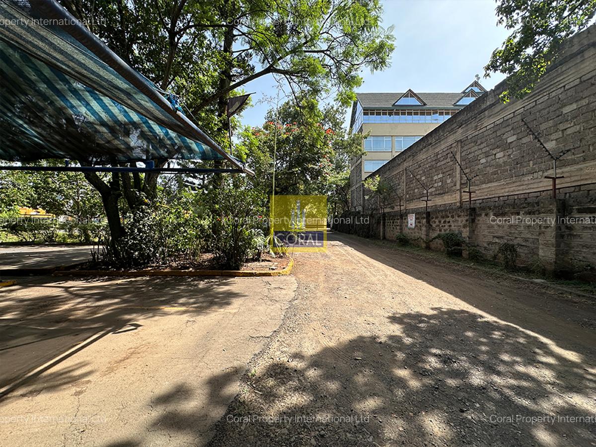 14,000 ft² Warehouse in Ruaraka - 13
