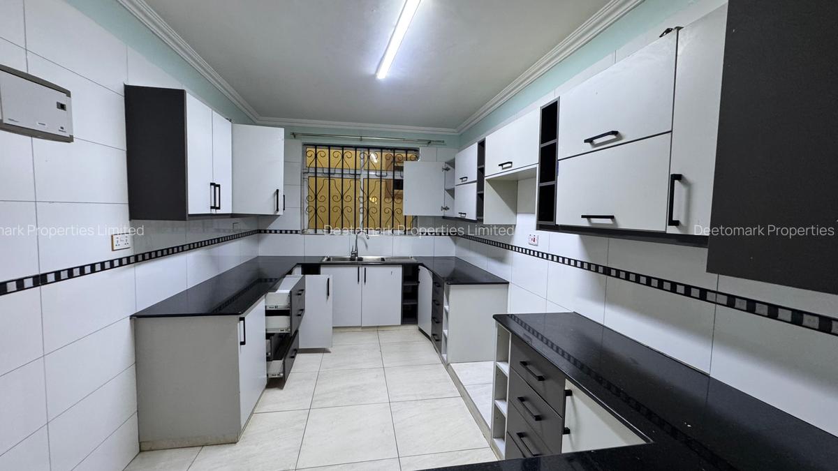 8 Bed Townhouse with En Suite at Langata - 9