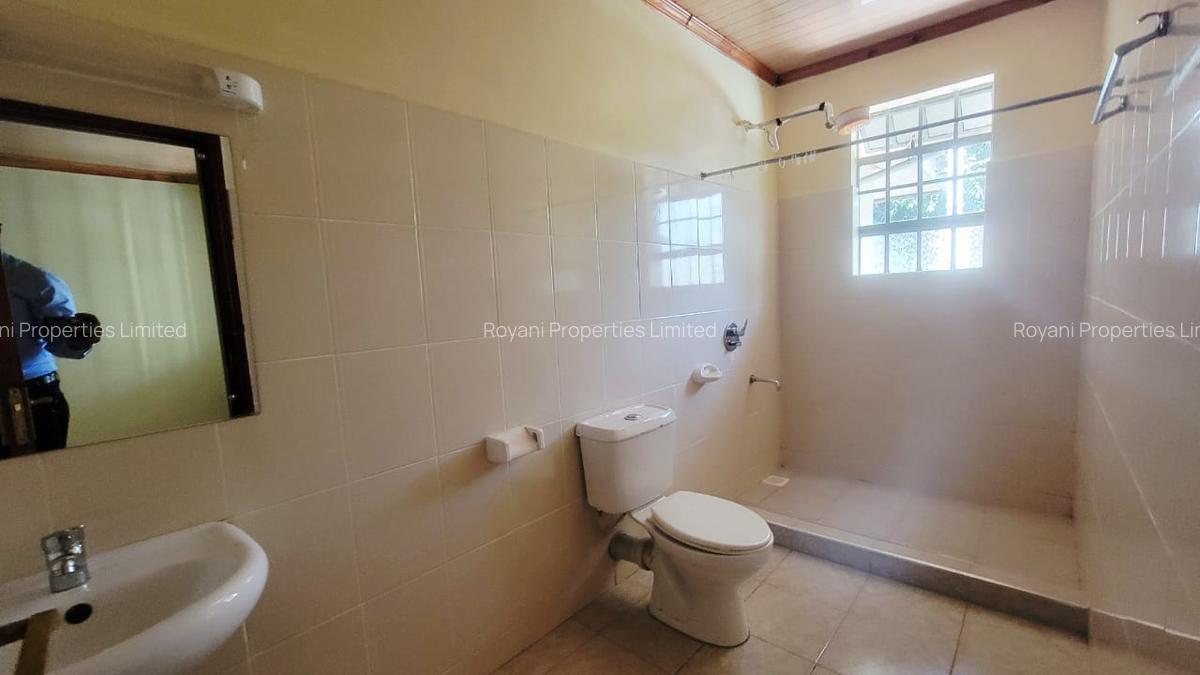 4 Bed House with En Suite in Kiambu Road - 12