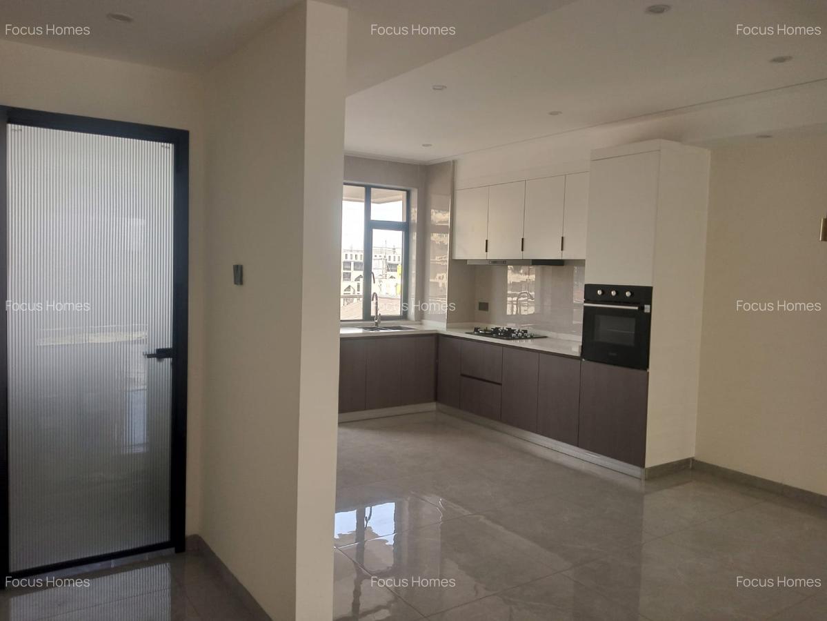 3 Bed Apartment with En Suite in Kilimani - 4