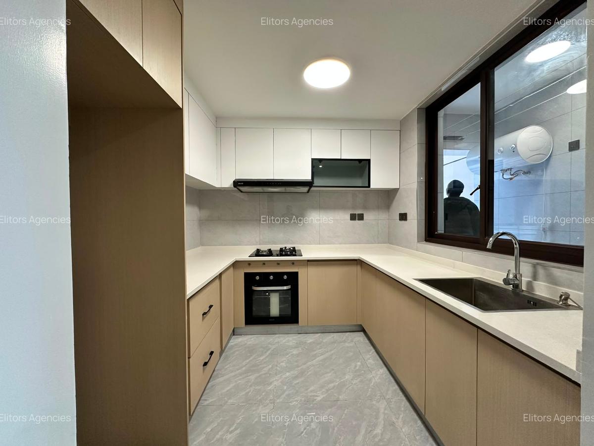 2 Bed Apartment with En Suite at Riverside Drive - 5