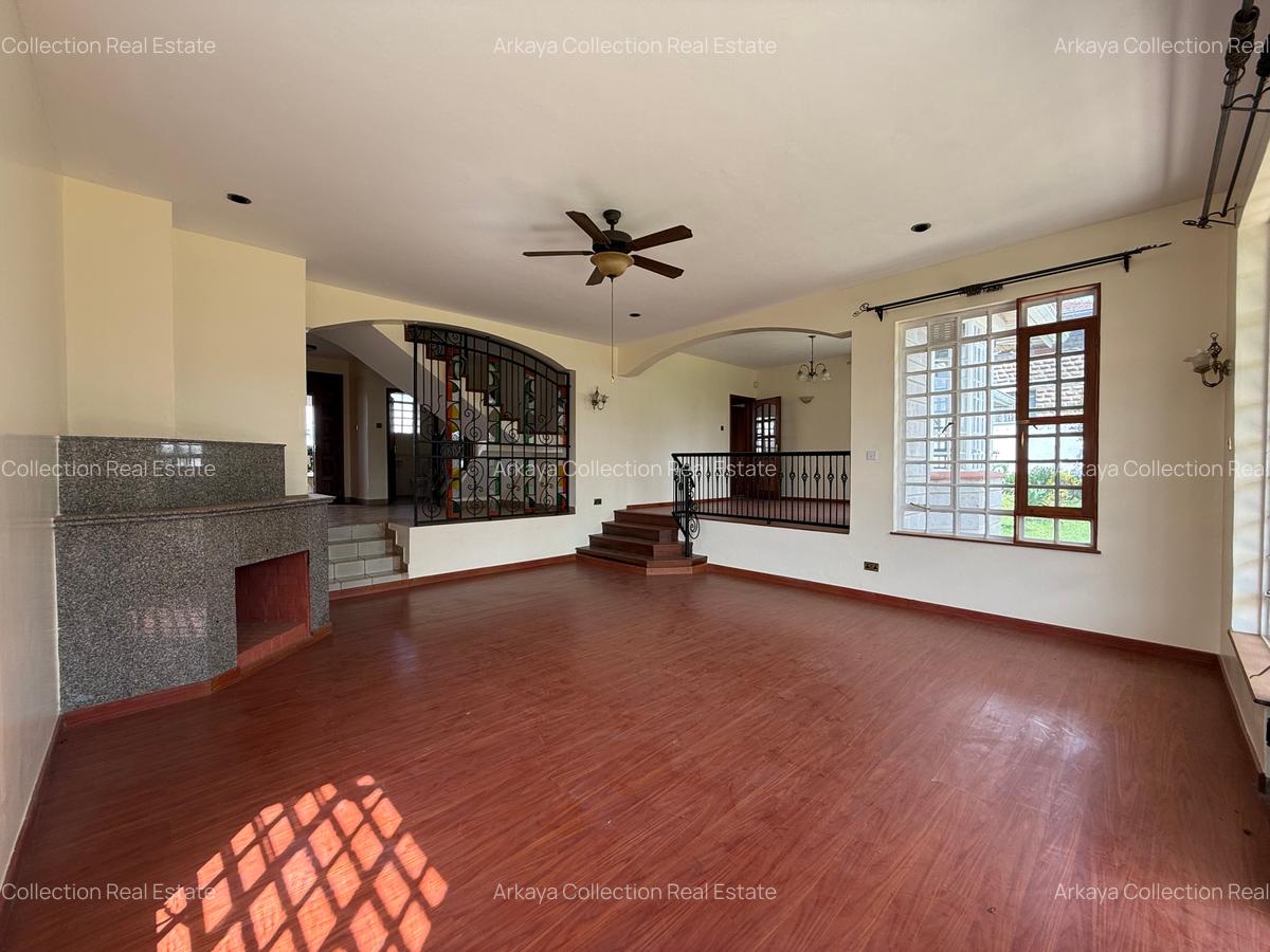 5 Bed House with En Suite in Runda - 2