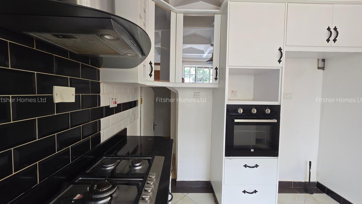 4 Bed House with En Suite in Kiambu Road - 14