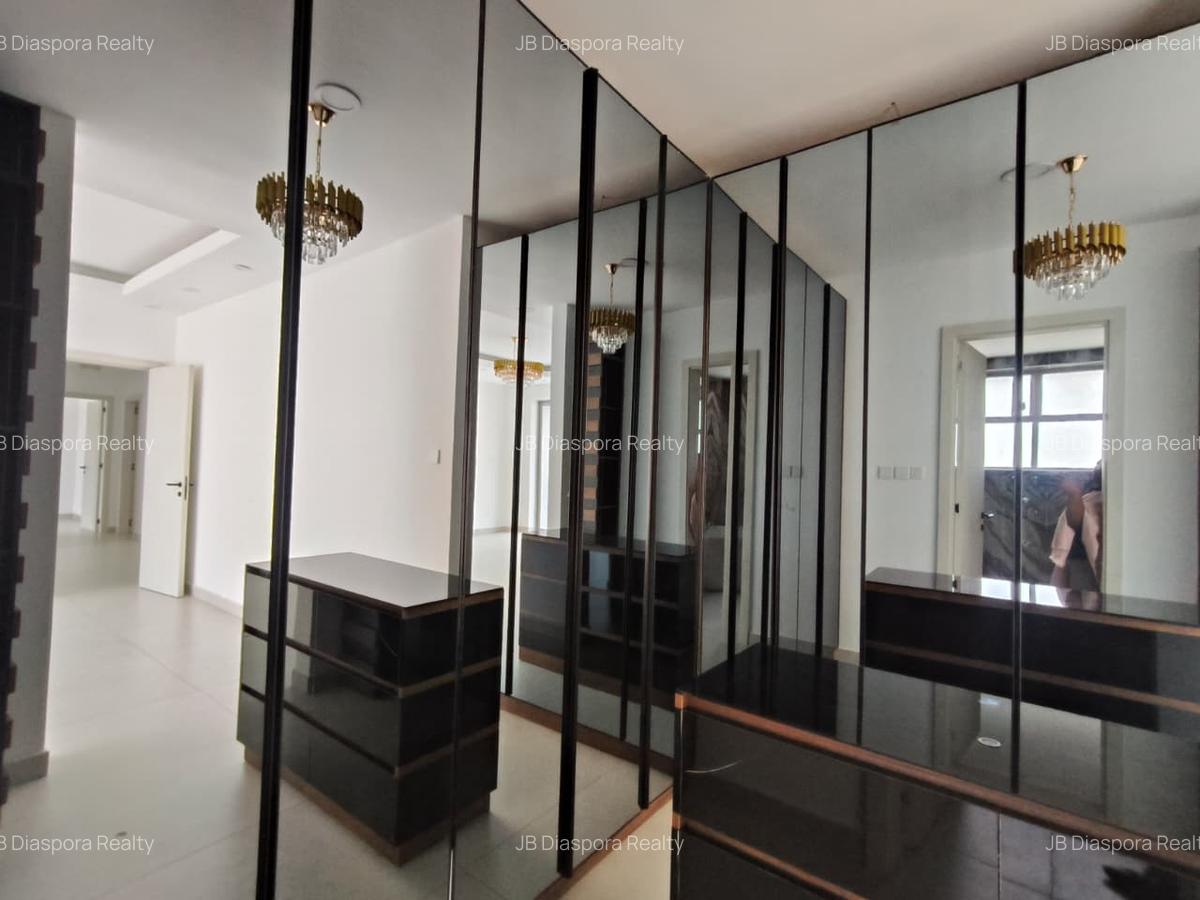 4 Bed Apartment with En Suite in General Mathenge - 12