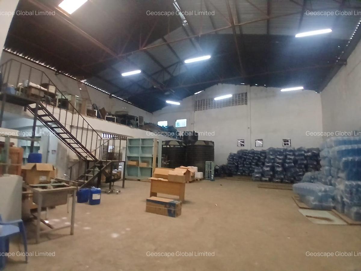 5,000 ft² Warehouse with Backup Generator in Industrial Area - 1