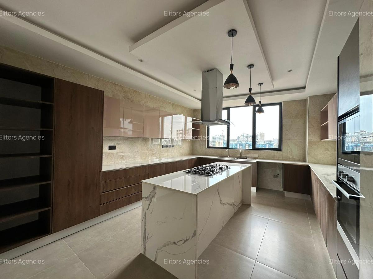 4 Bed Apartment with En Suite at Riverside Drive - 5
