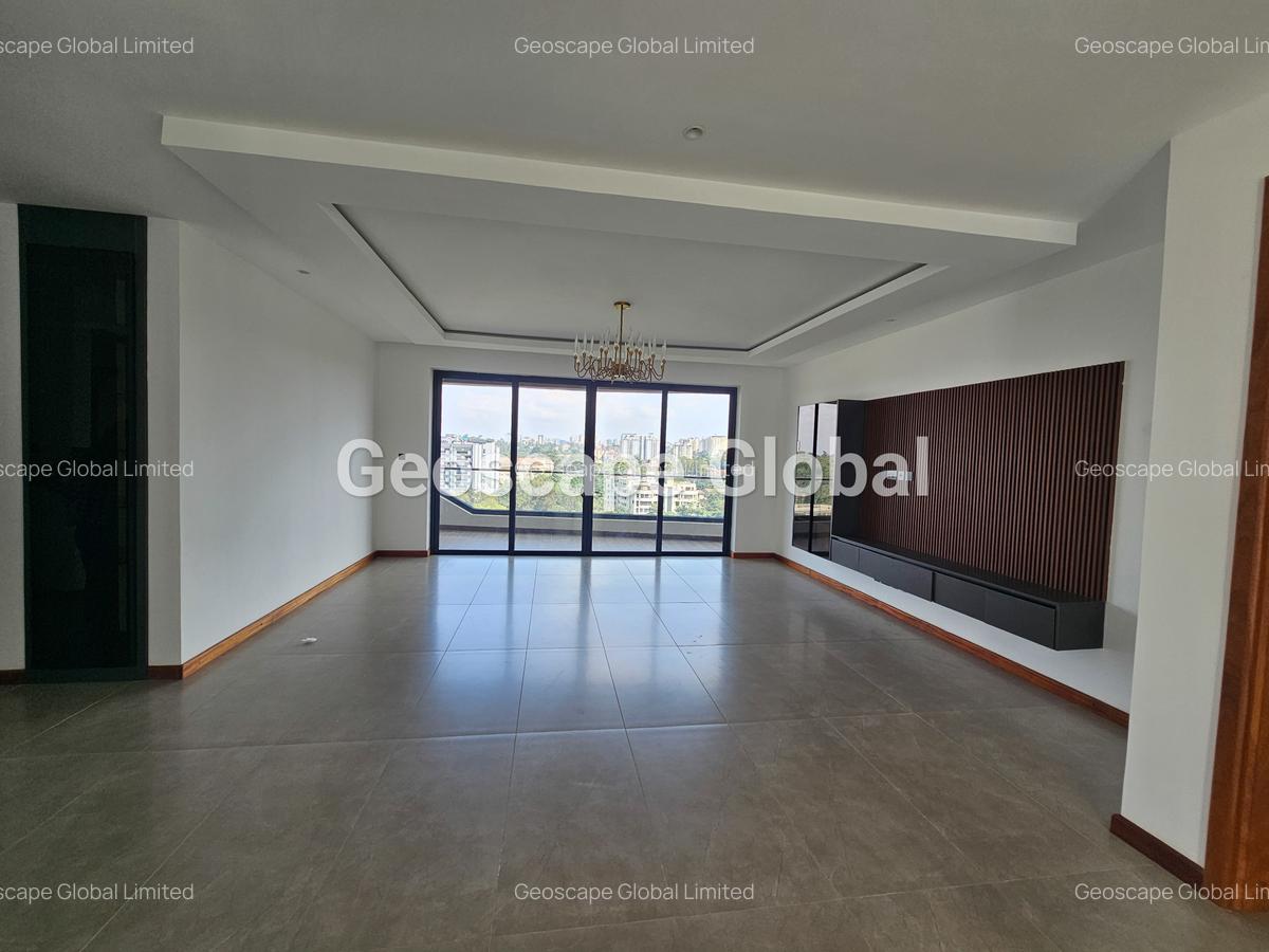 4 Bed Apartment with En Suite in Riverside - 16