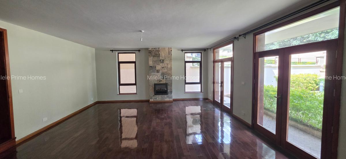 5 Bed Villa with En Suite in Lavington - 6