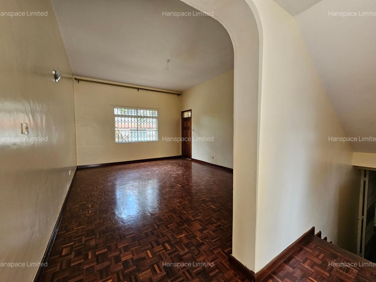 5 Bed Villa with En Suite in Lavington - 16