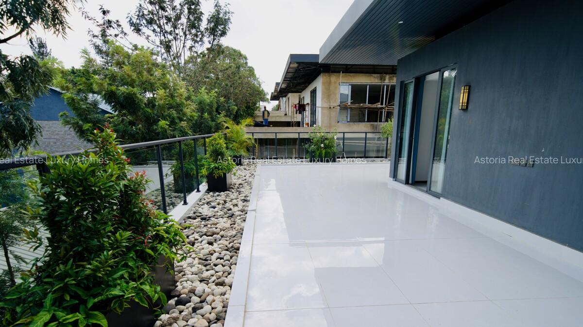 5 Bed Villa with En Suite at 2026-378 - 10