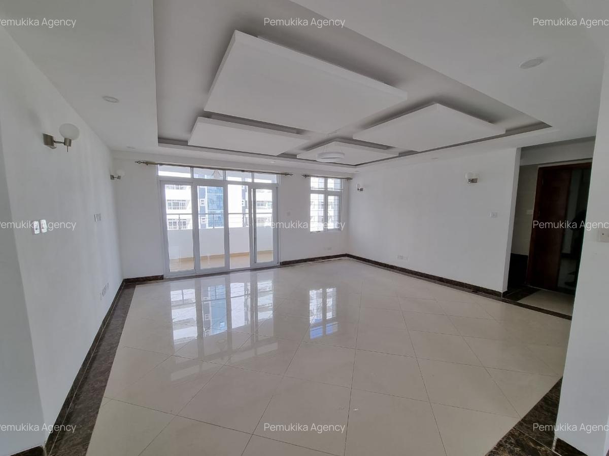 3 Bed House with En Suite at Lavigton Road - 1
