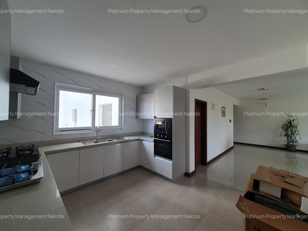 3 Bed Apartment with En Suite in Parklands - 4