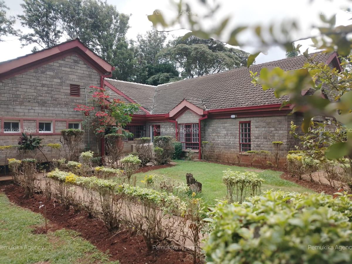 4 Bed House with En Suite at Karen C - 12