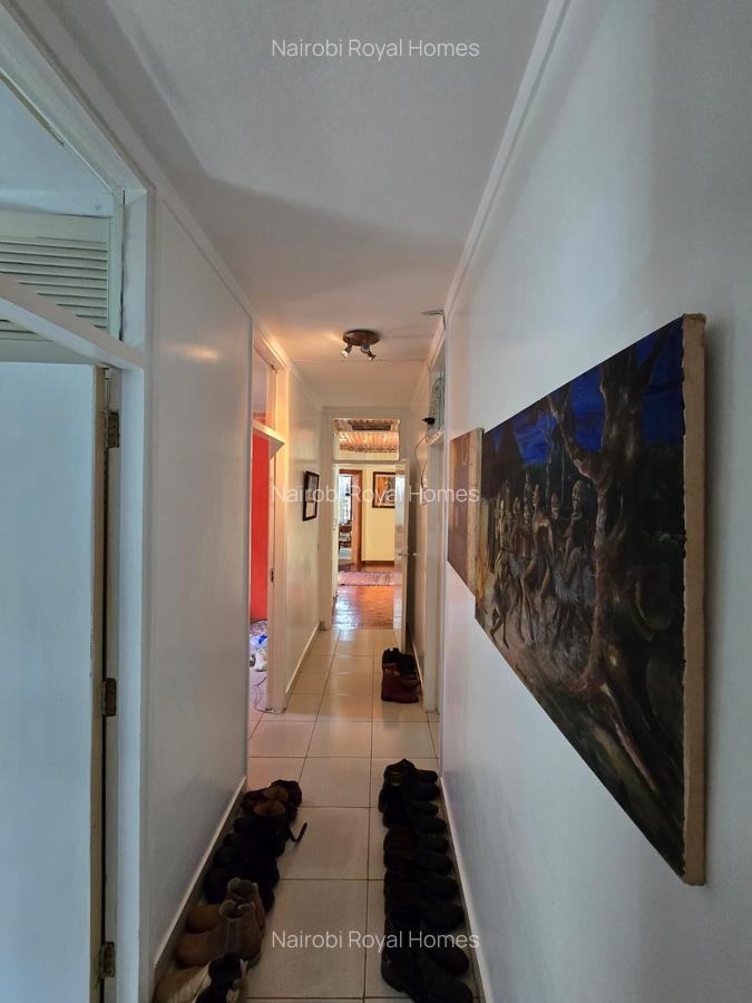 4 Bed House with En Suite at Loresho Road - 14
