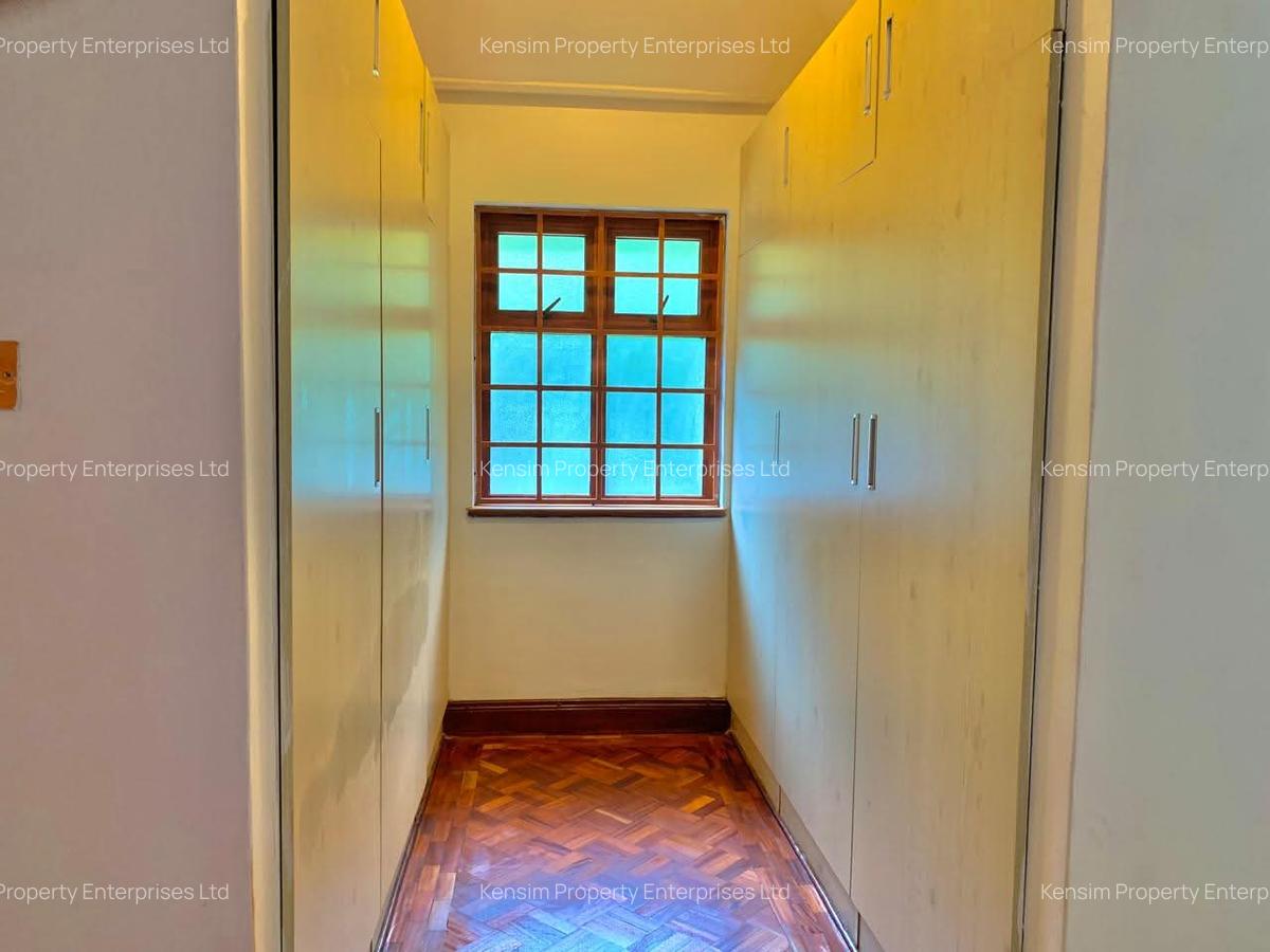 5 Bed Townhouse with En Suite in Runda - 3