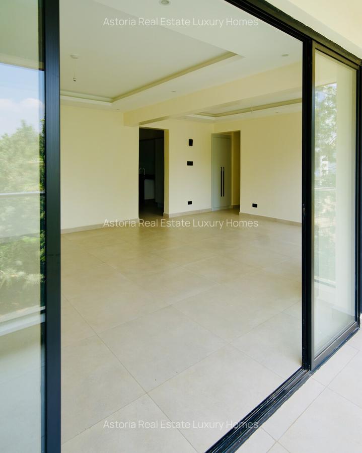 3 Bed Apartment with En Suite at 2026-430 - 11