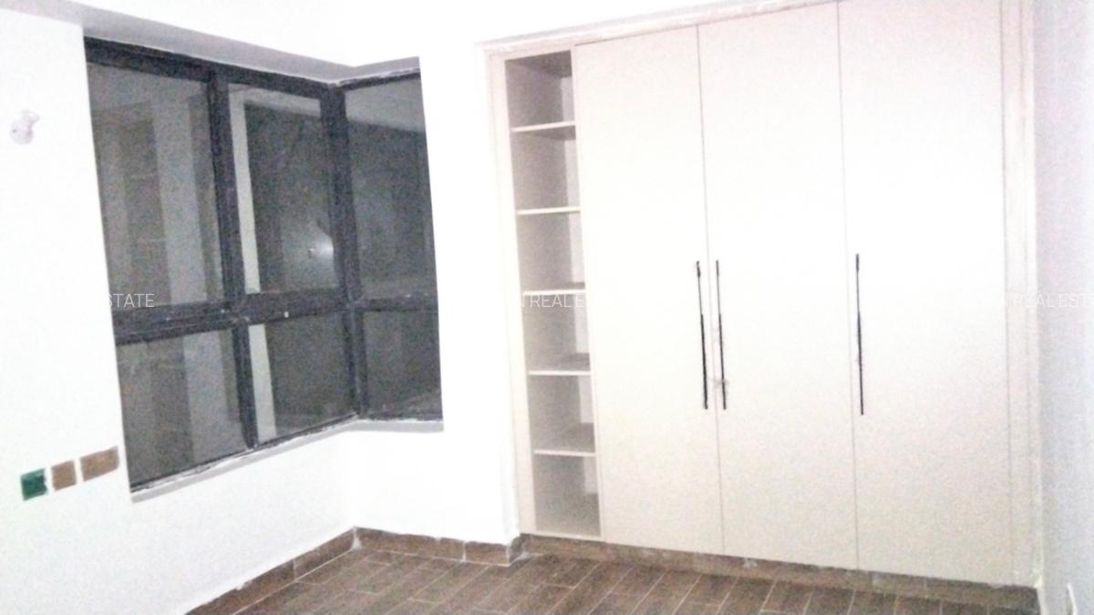 4 Bed Apartment with En Suite in Parklands - 8