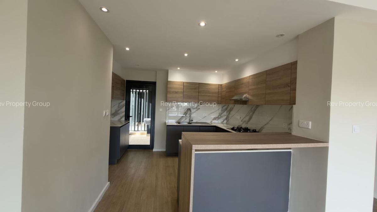 2 Bed Apartment with En Suite in Riverside - 3