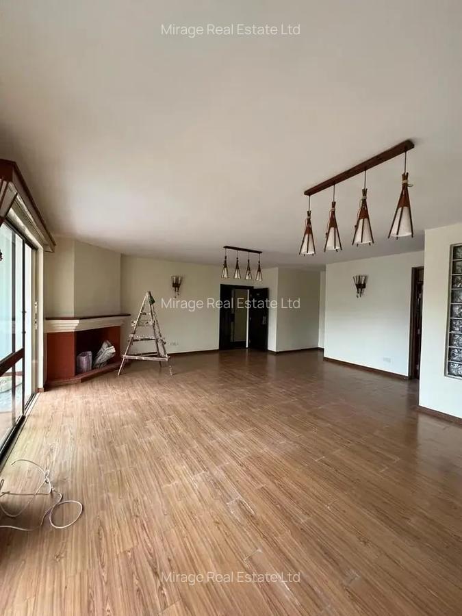 3 Bed Apartment with Swimming Pool in Riverside - 8