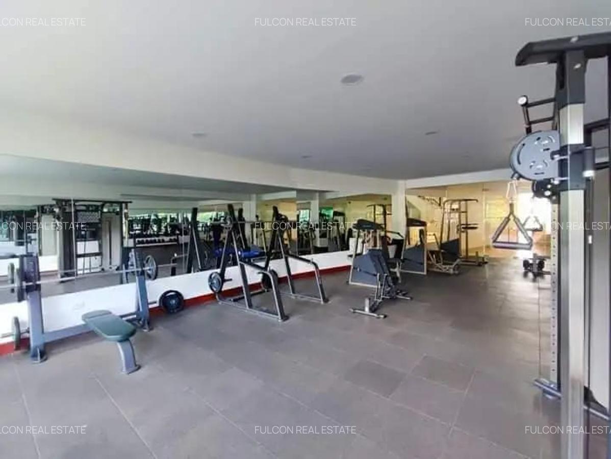 5 Bed Apartment with En Suite in Parklands - 12