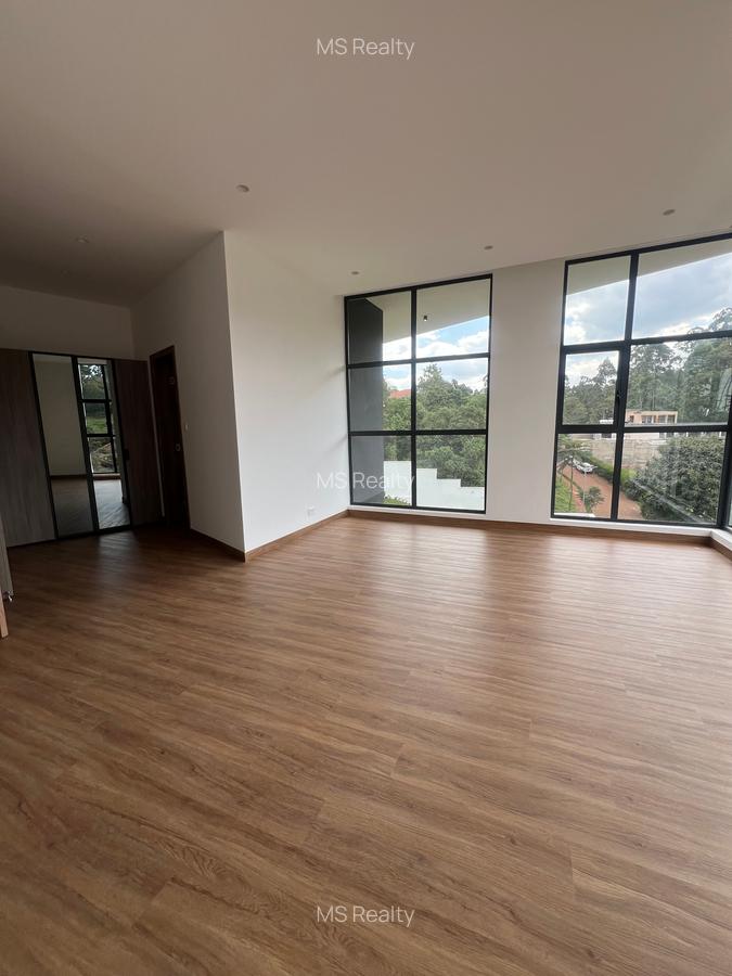 5 Bed House with En Suite in Nyari - 10