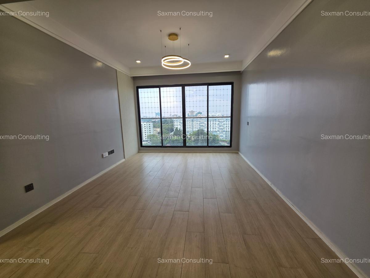 2 Bed Apartment with En Suite in Lavington - 2