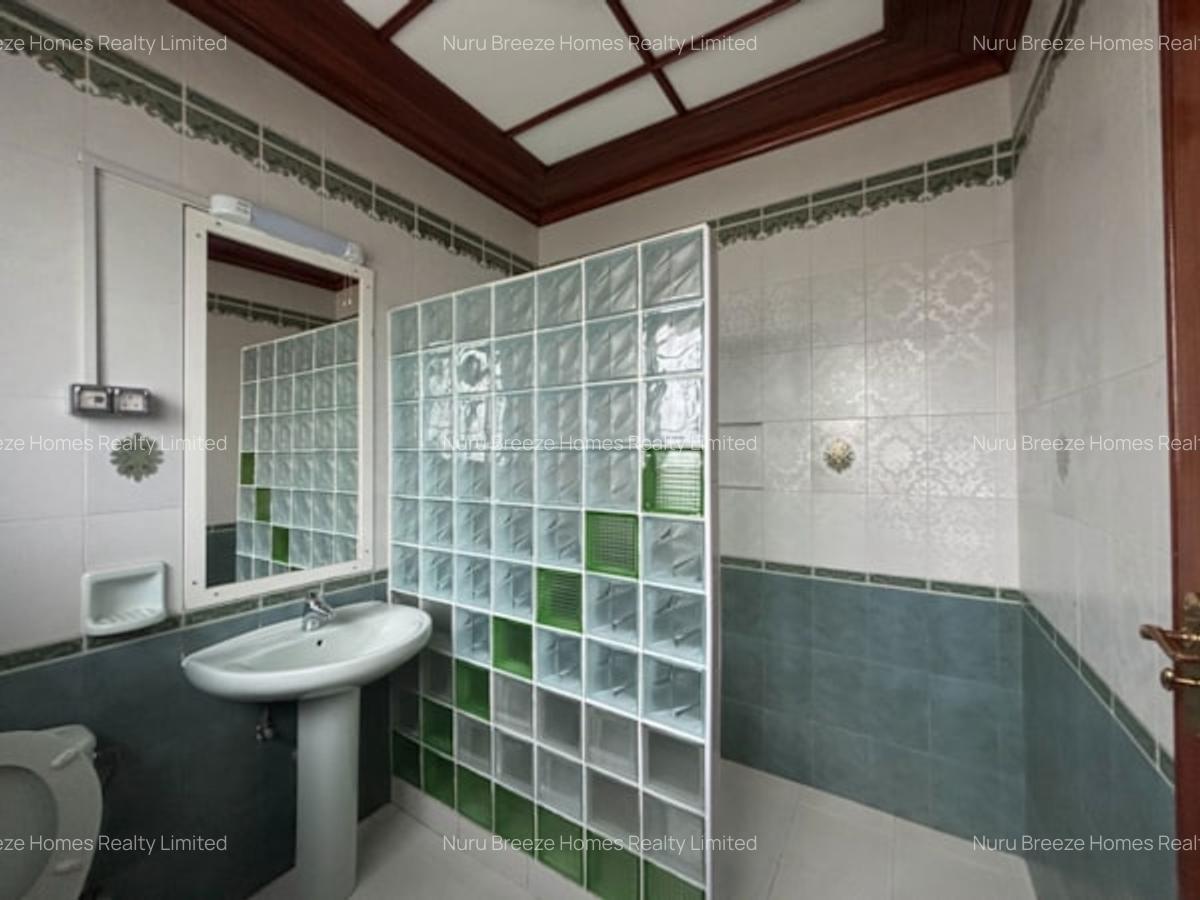 5 Bed House with En Suite in Runda - 6