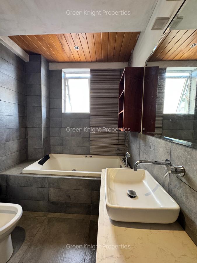 Serviced 2 Bed Apartment with En Suite in Kilimani - 11